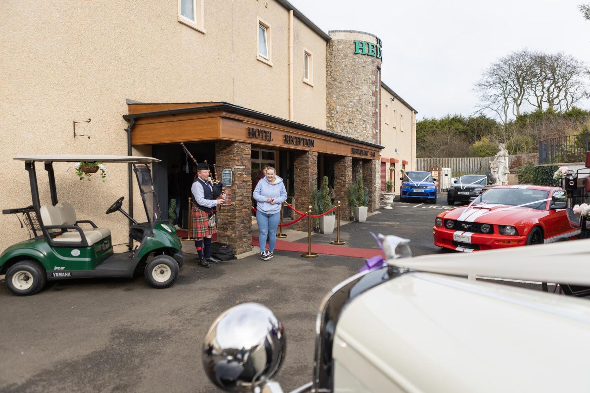 The Hedges Hotel Stranocum Exterior photo